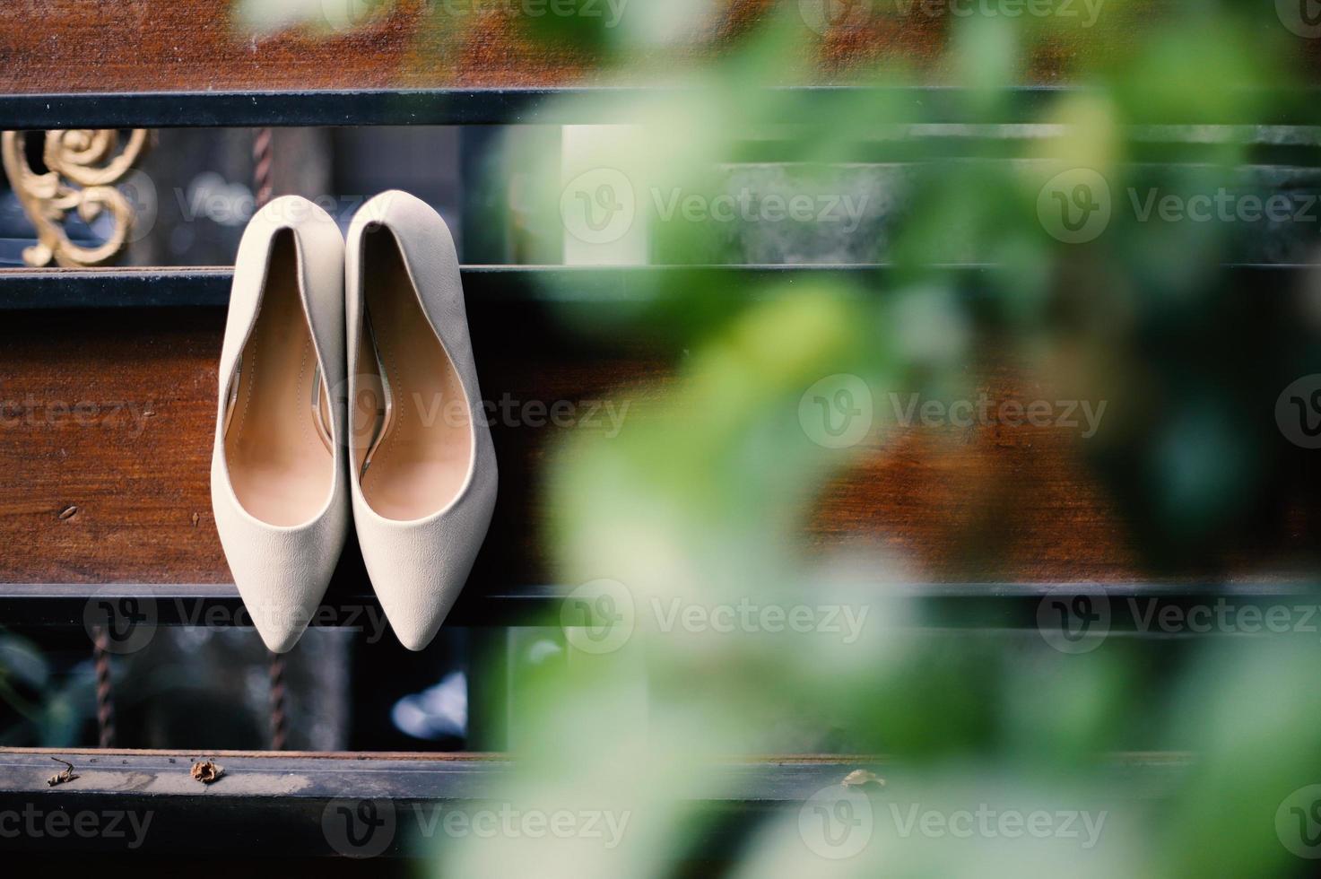 lujosos zapatos marrones de boda foto