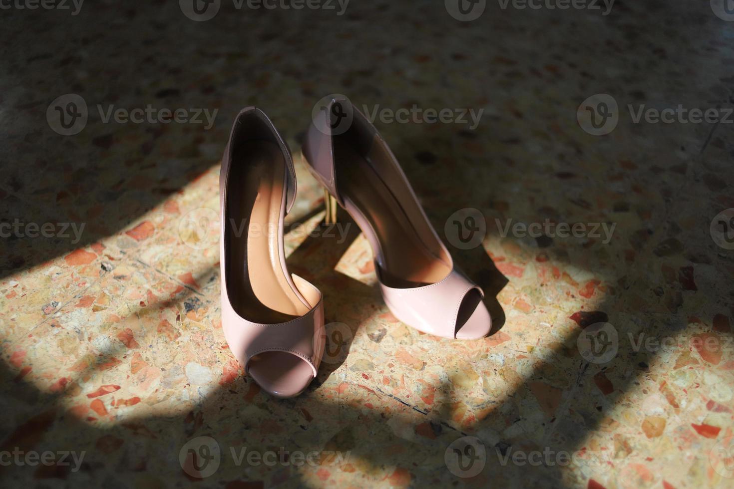 Luxurious brown wedding shoes photo