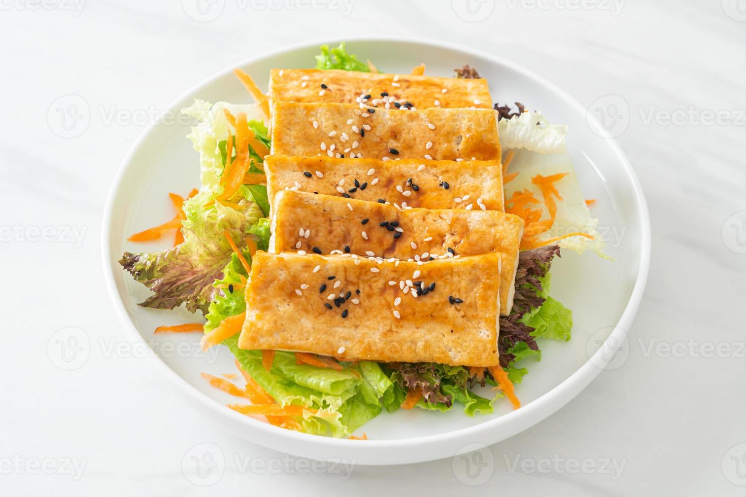 teriyaki tofu salad with sesame photo