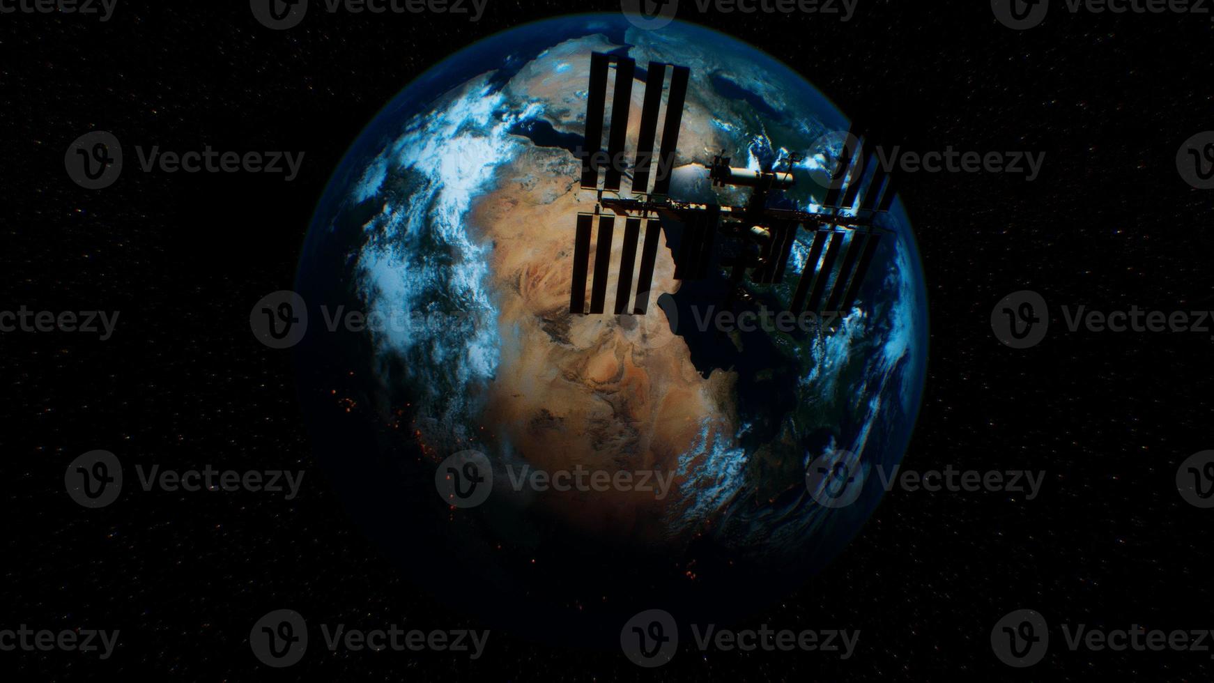 estación espacial internacional en el espacio ultraterrestre sobre la órbita del planeta tierra foto