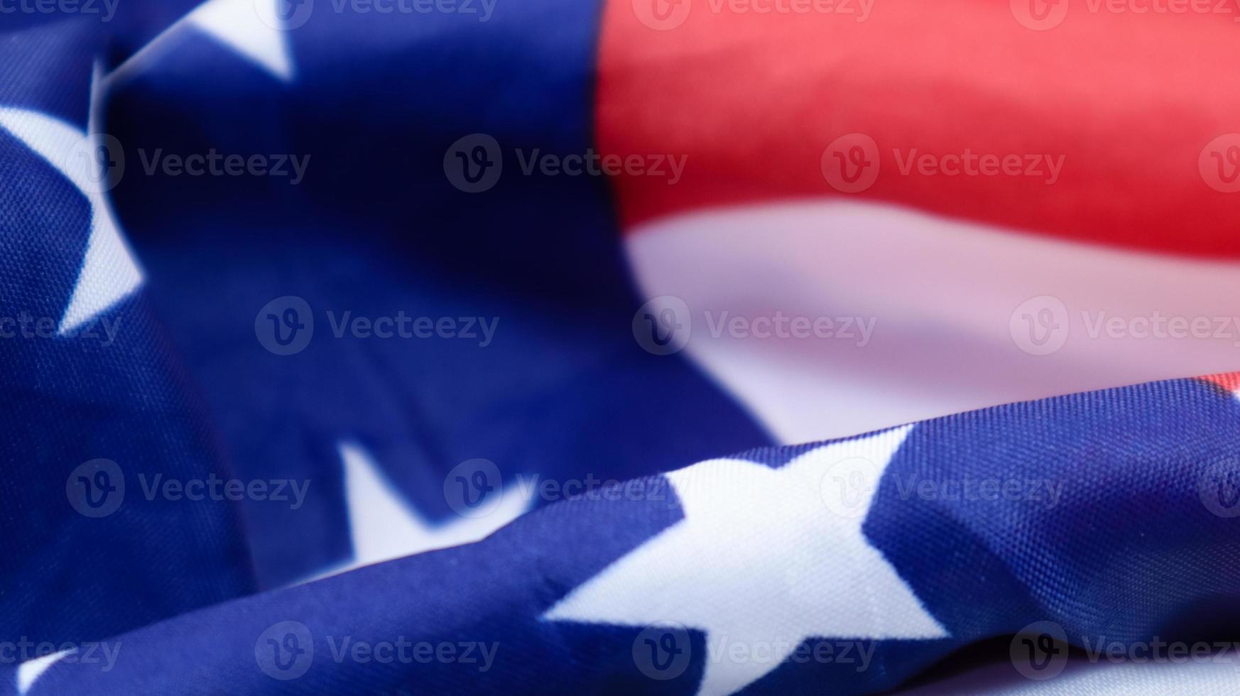 bandera de los estados unidos de américa diseñada durante la guerra de independencia americana, primer plano. foto