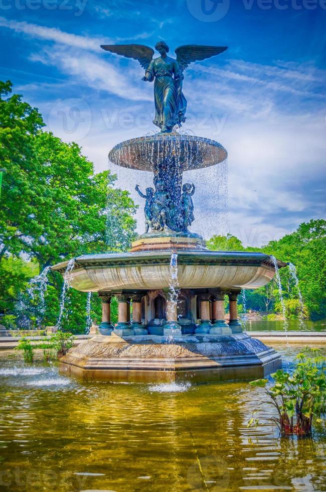 Photo: Central Park's Bethesda Fountain Is Back On! - Gothamist