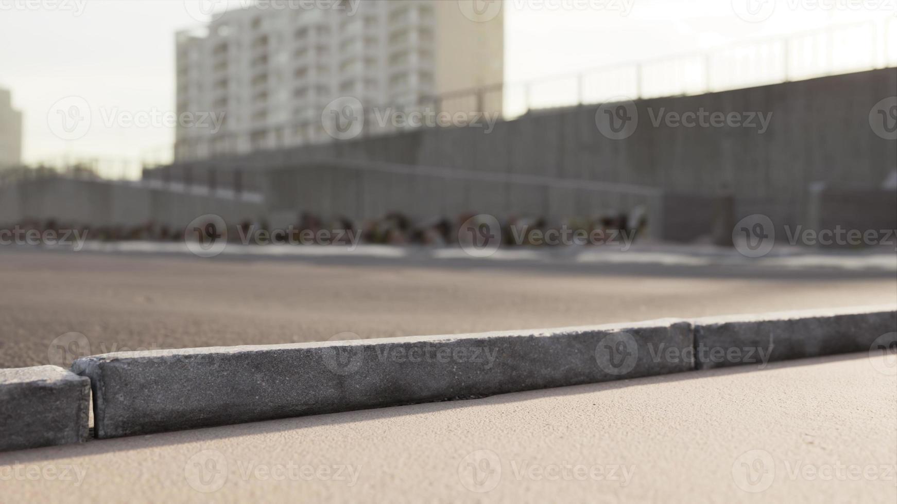 estacionamiento cerca de la playa de arena foto