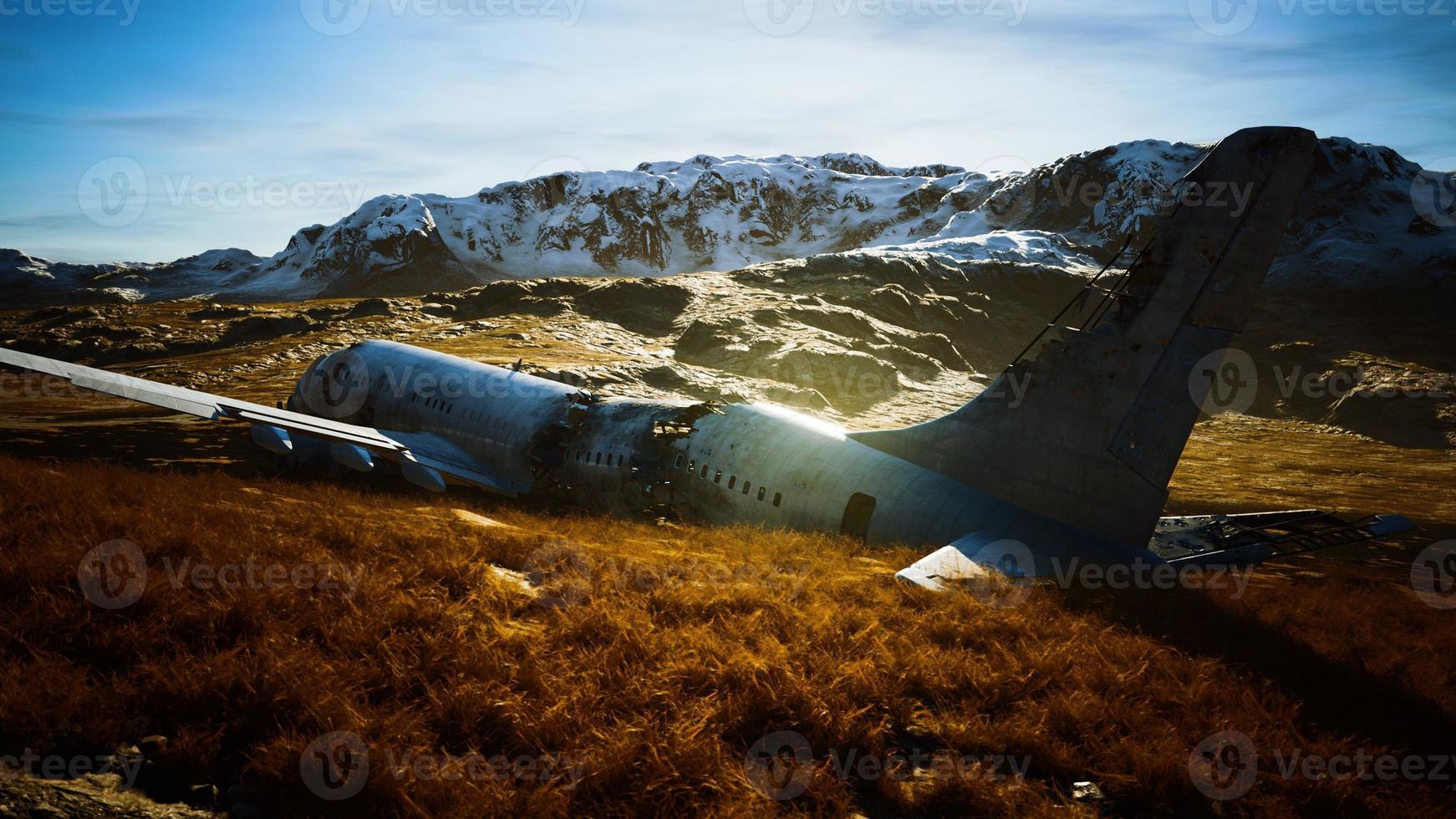 plane crashed on a mountain photo