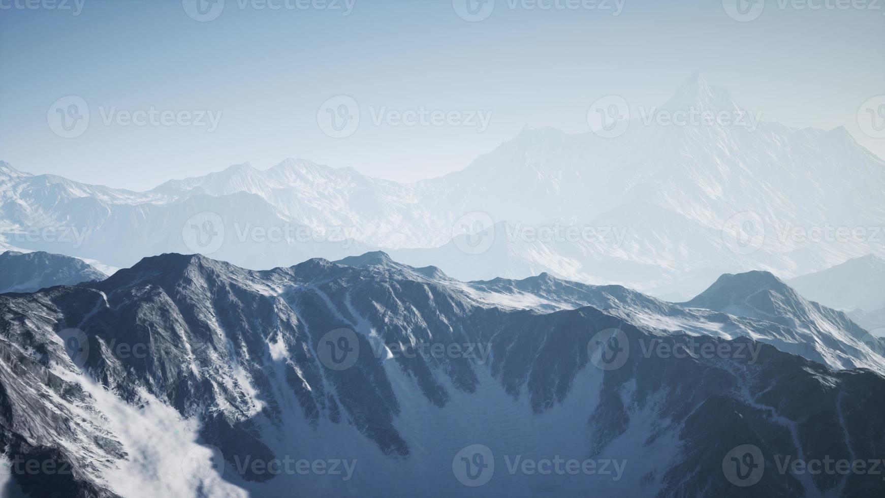 Alpes montañas desde el aire foto