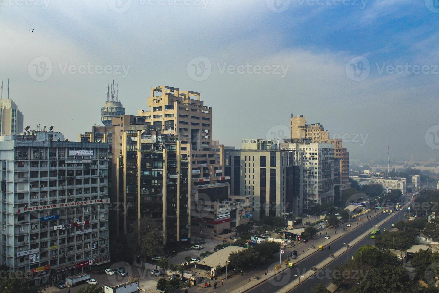 una vista aérea de Connaught Place que se abre después del cierre. foto