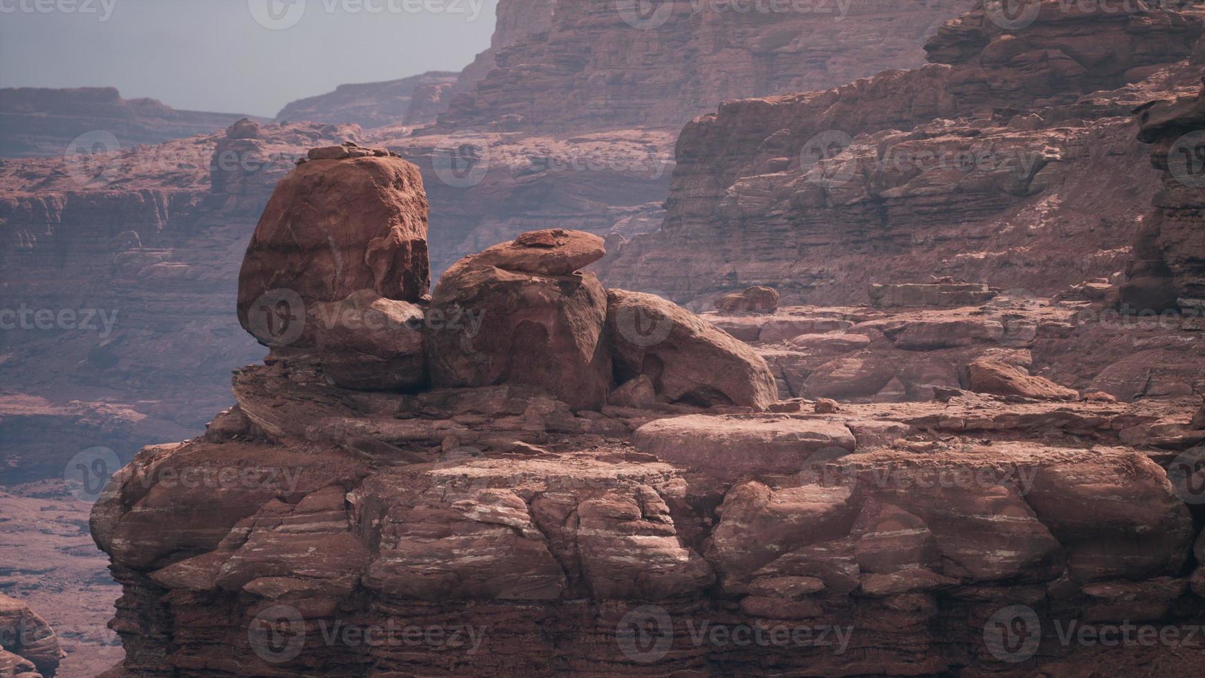 rocas doradas en el gran cañón foto