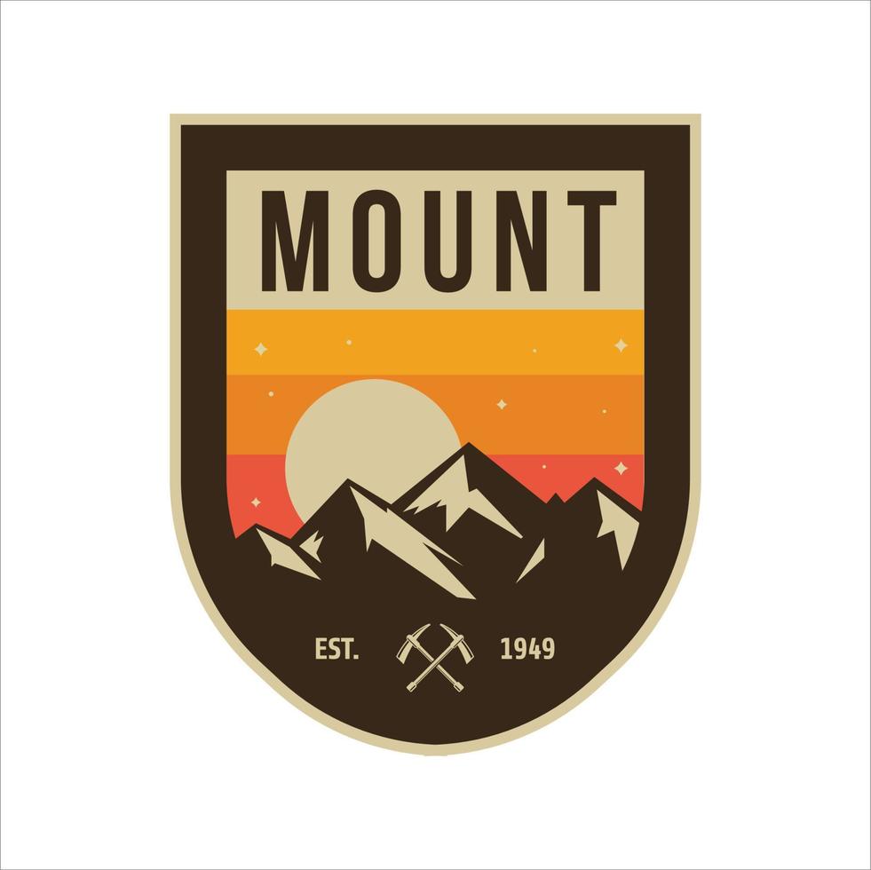 simple aventura de camping con logo en las montañas y la naturaleza. vector