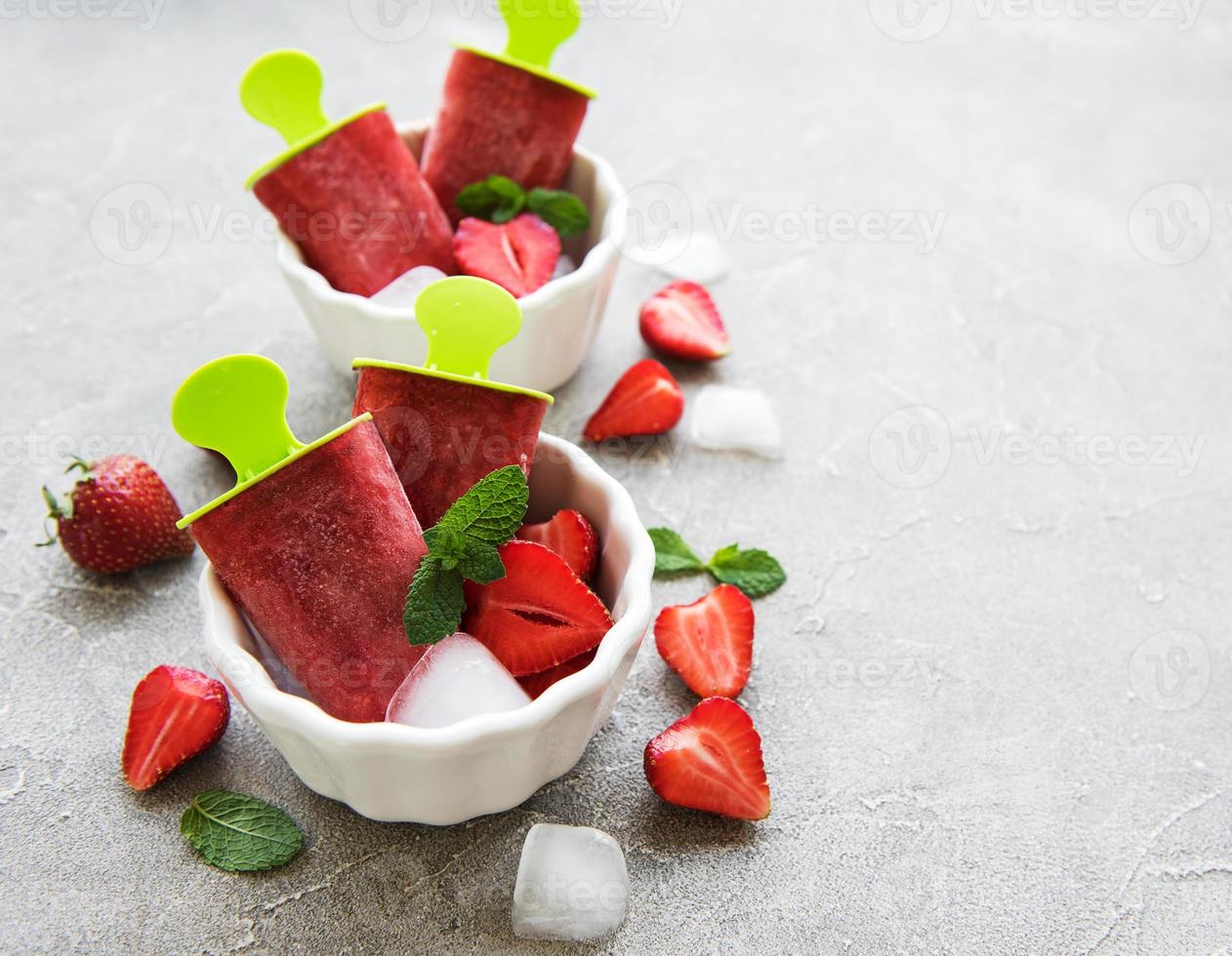 homemade strawberry ice cream photo