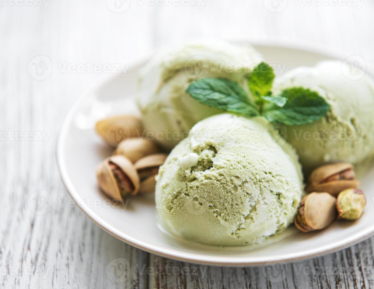 helado de pistacho y menta foto