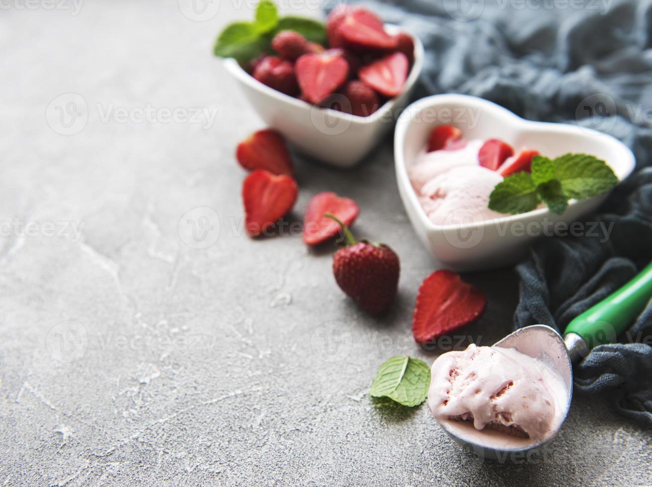 helado de fresa foto