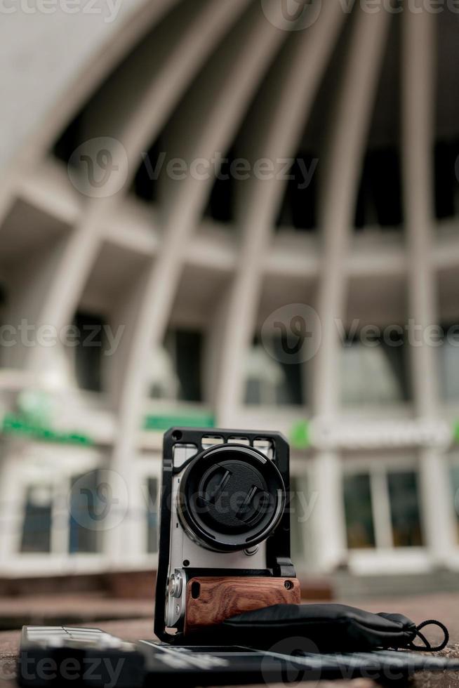 digital mirrorless camera photo