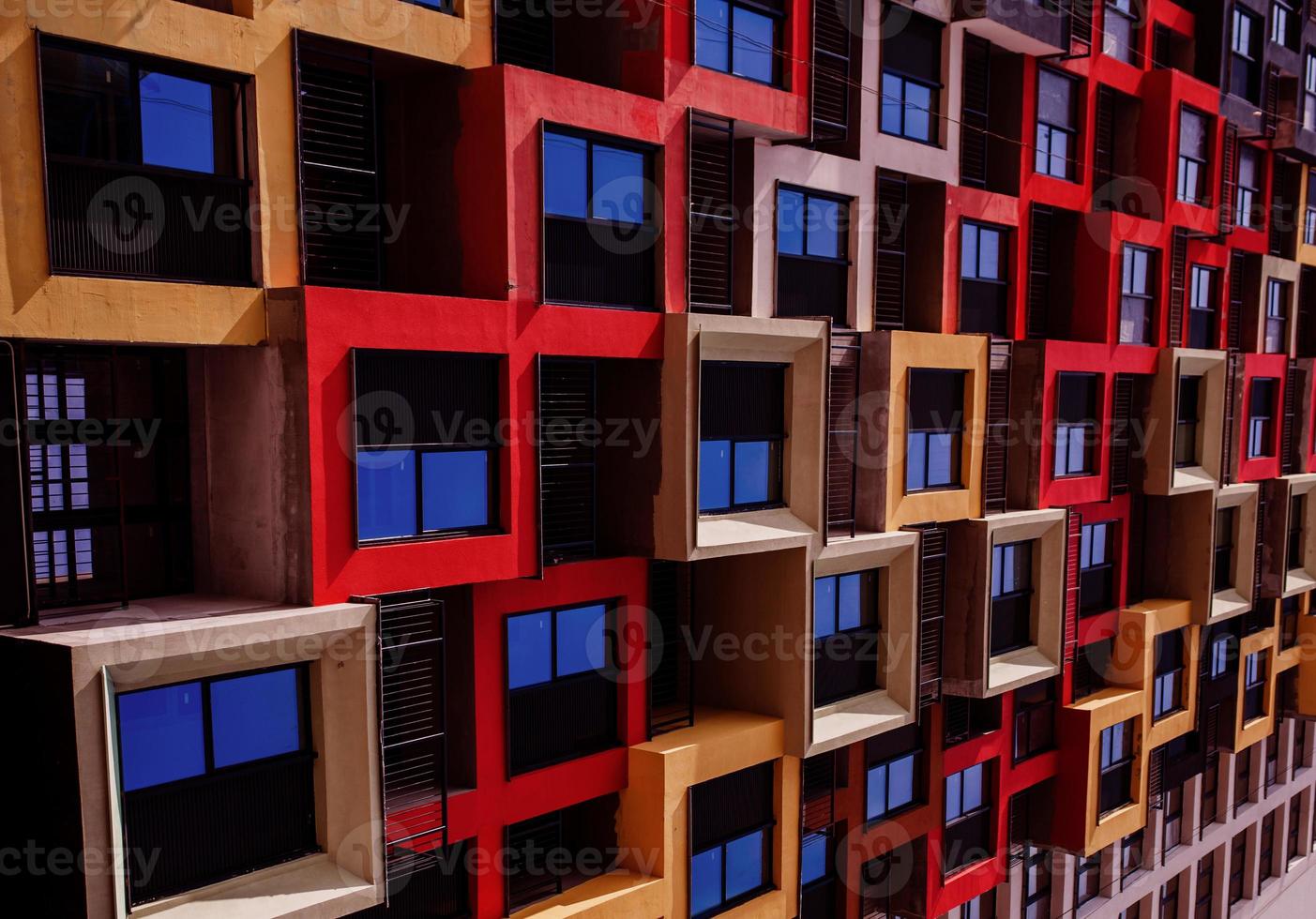 fachada de edificio moderno de color foto