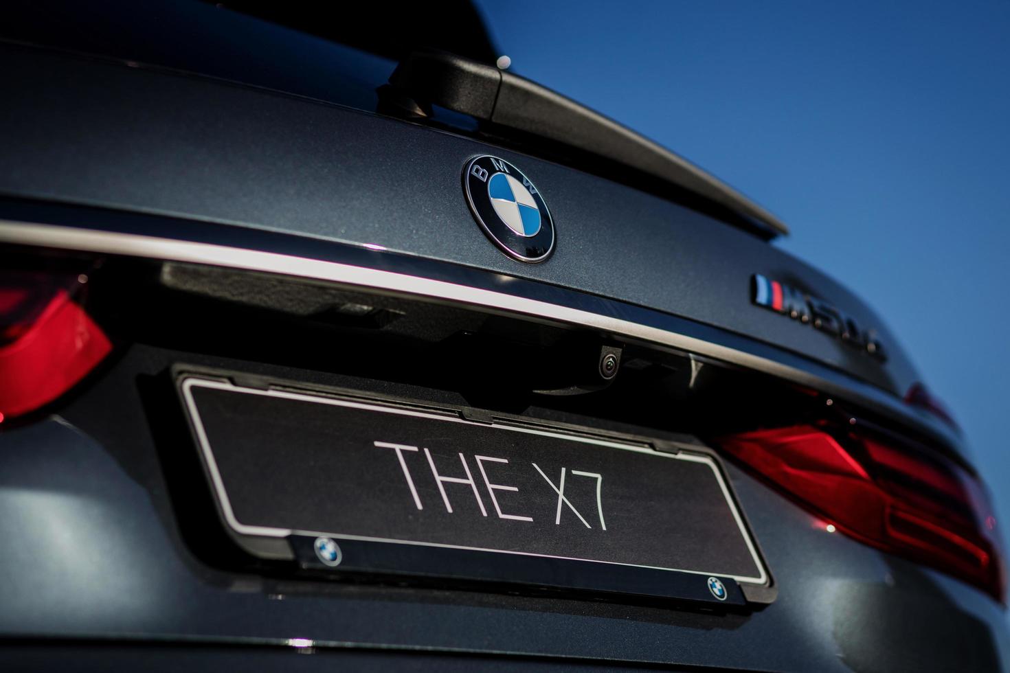 close-up of the bmw x 7 sign photo