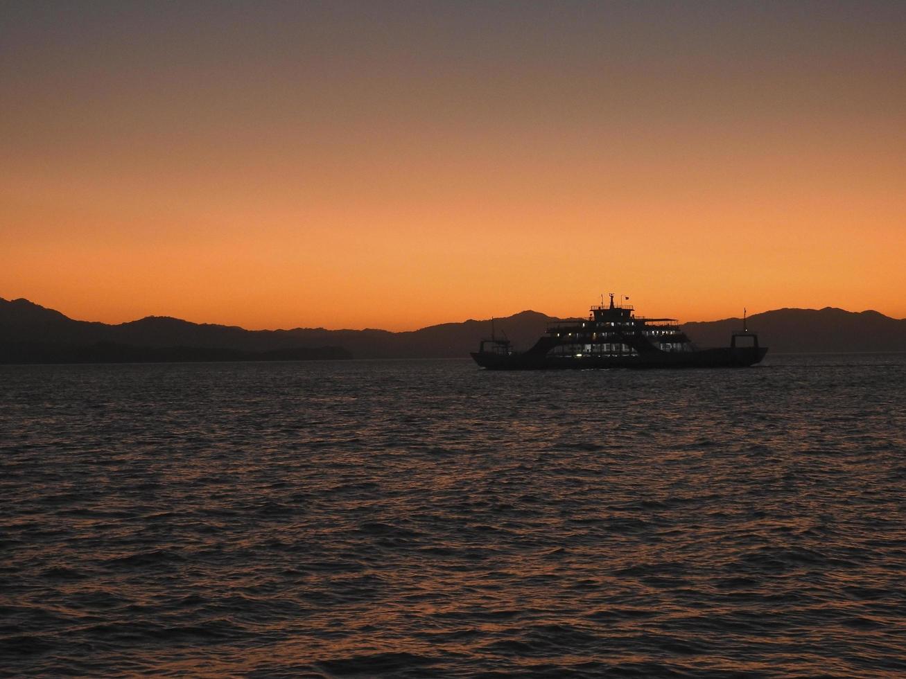 atardecer en puntarenas foto