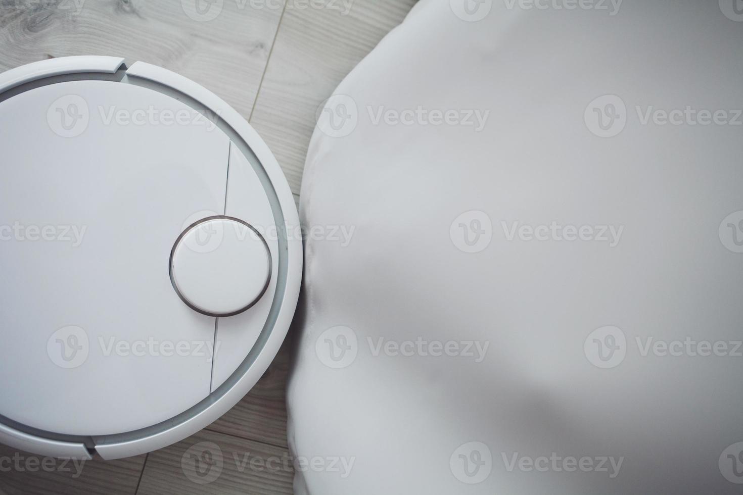 robot vacuum cleaner photo