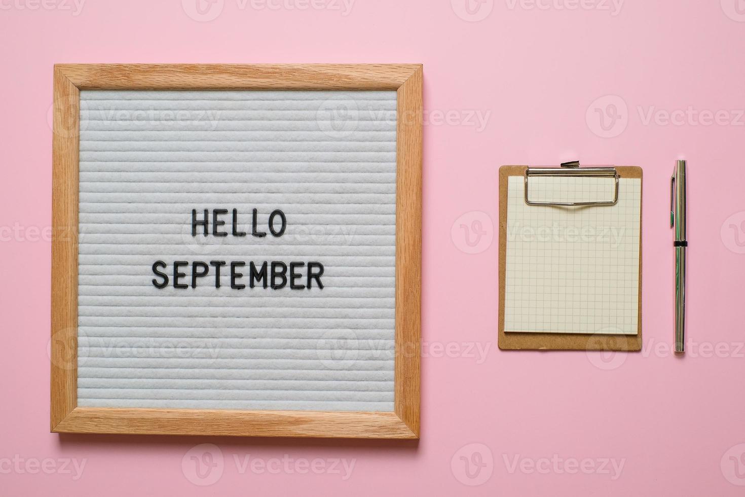 hola concepto de saludo de septiembre foto