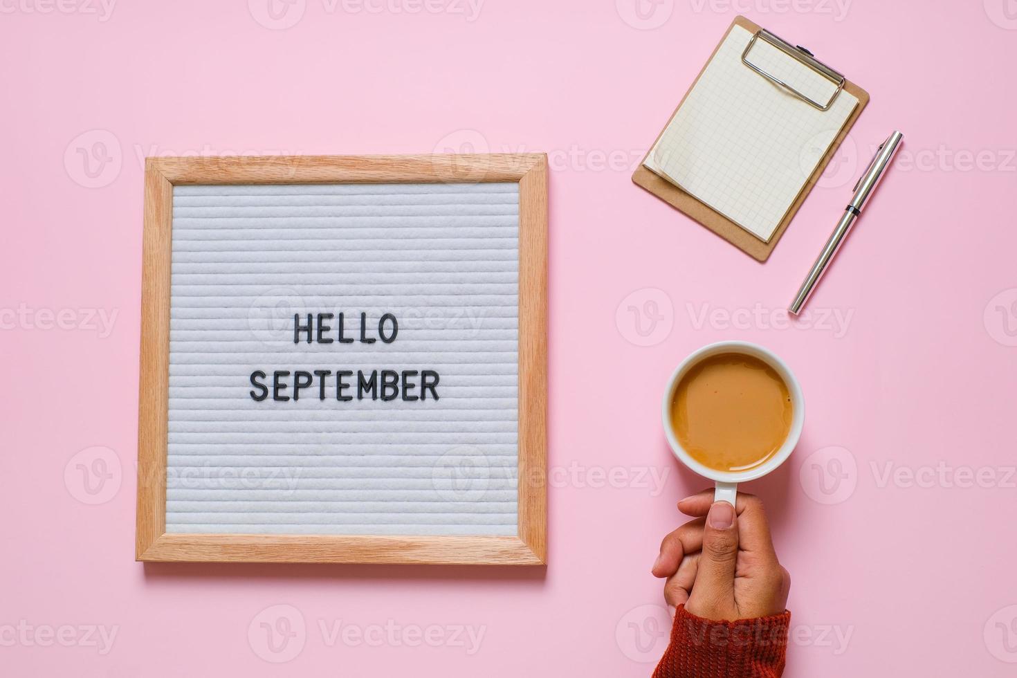 hola concepto de saludo de septiembre foto