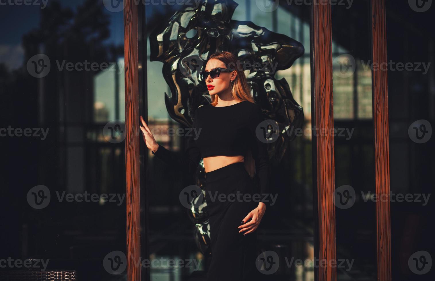 beautiful young woman photo