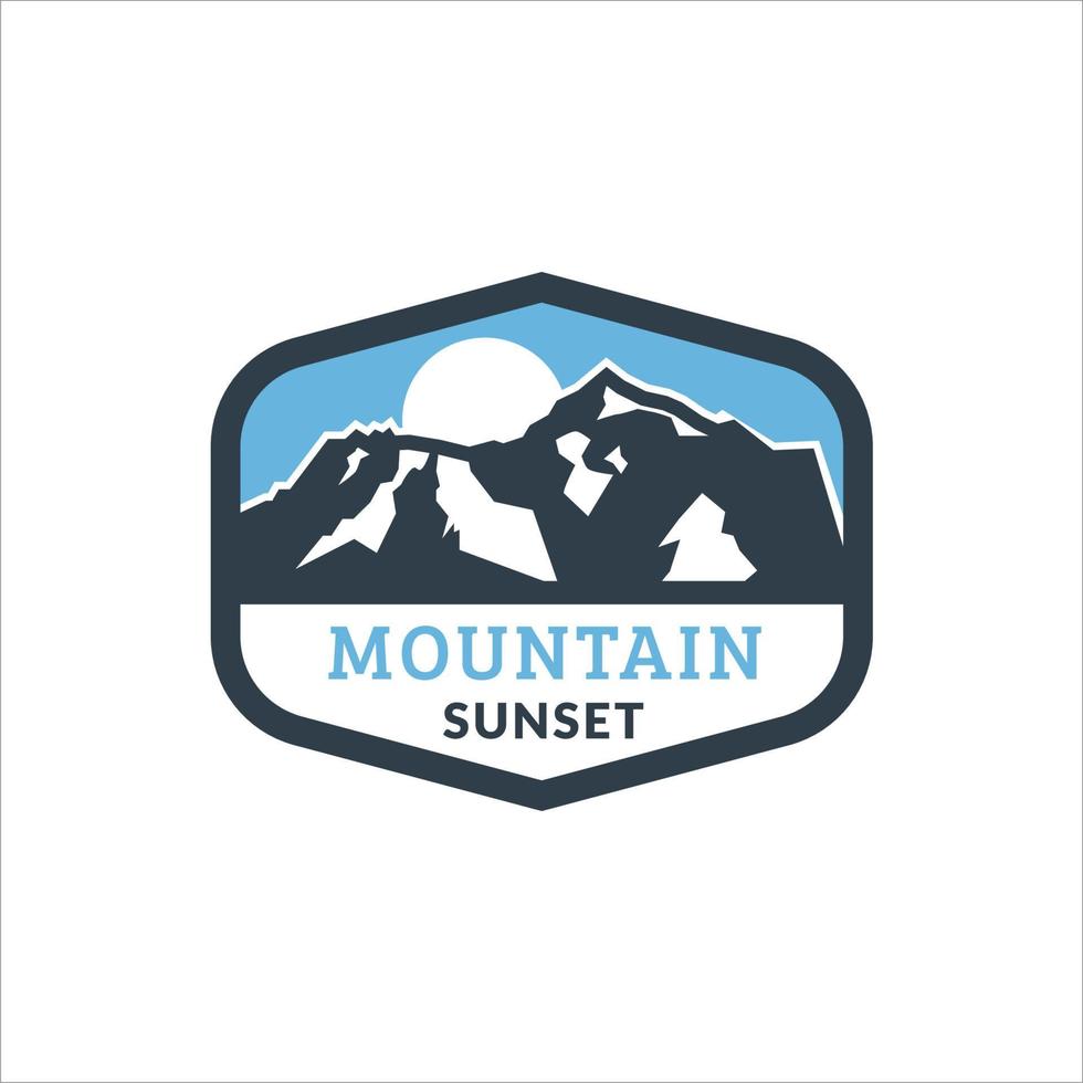 logotipo de empresa sobre paisaje de montaña vector