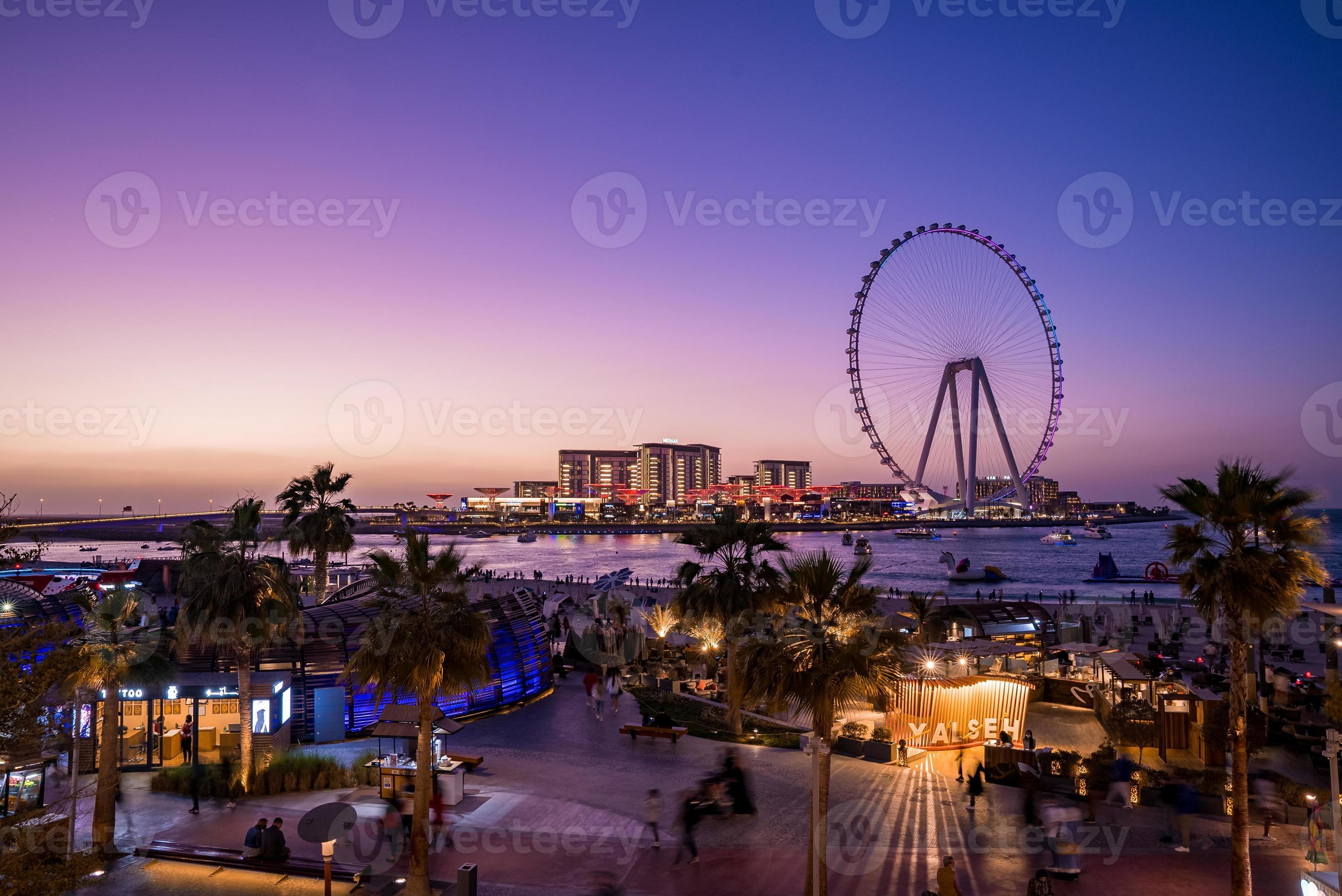 Beautiful Dubai Eye Or Ain Dubai On The Jumeirah Beach At Sunset beautiful-dubai-eye-or-ain-dubai-on-the-jumeirah-beach-at-sunset