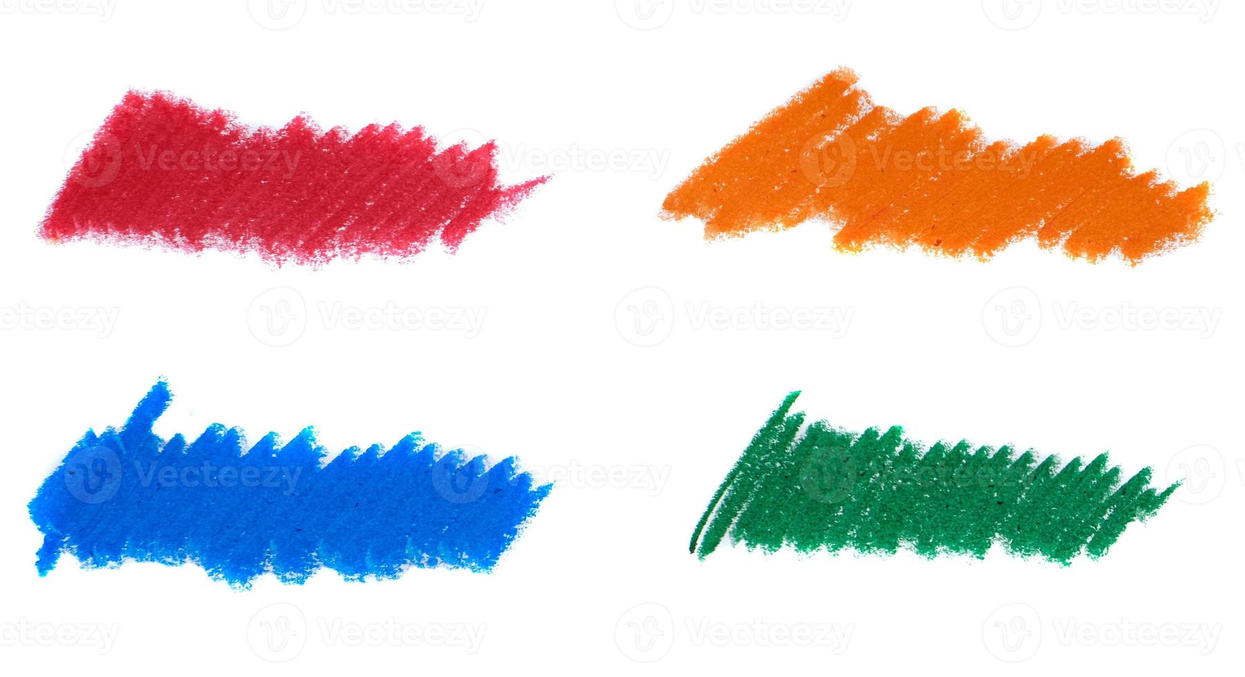 crayón abstracto sobre fondo blanco. textura de garabato de crayón azul, naranja, verde y rojo. foto