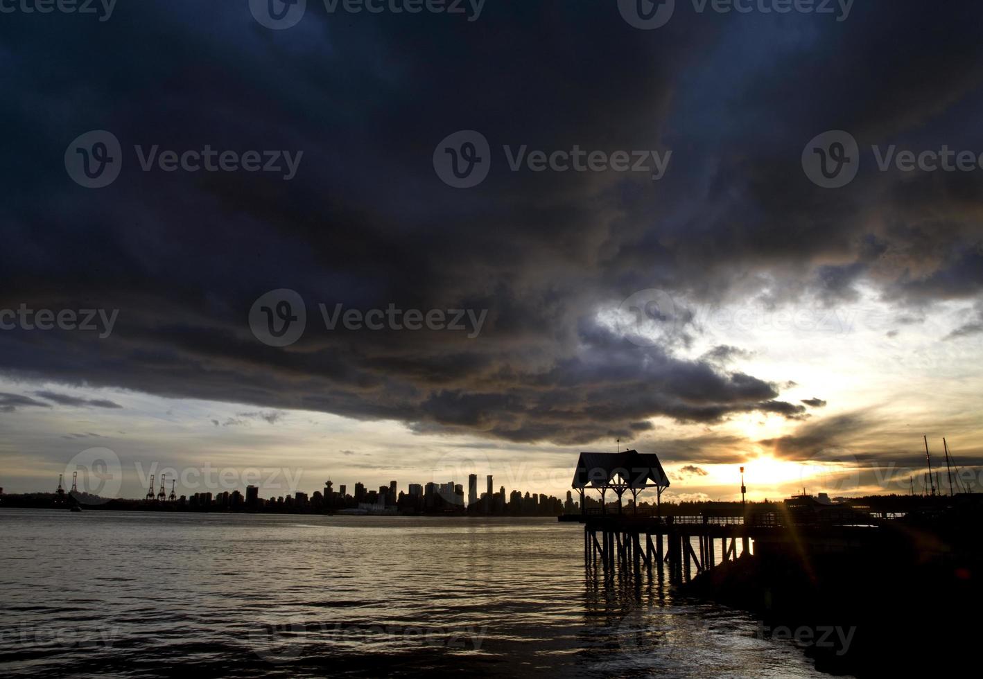 vancouver horizonte canadá puesta de sol foto