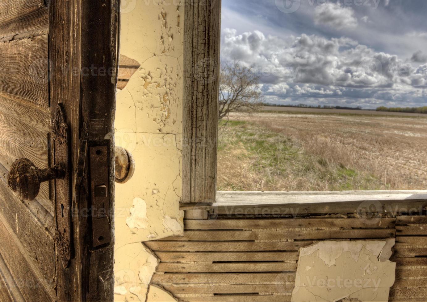 pradera de casa abandonada interior foto