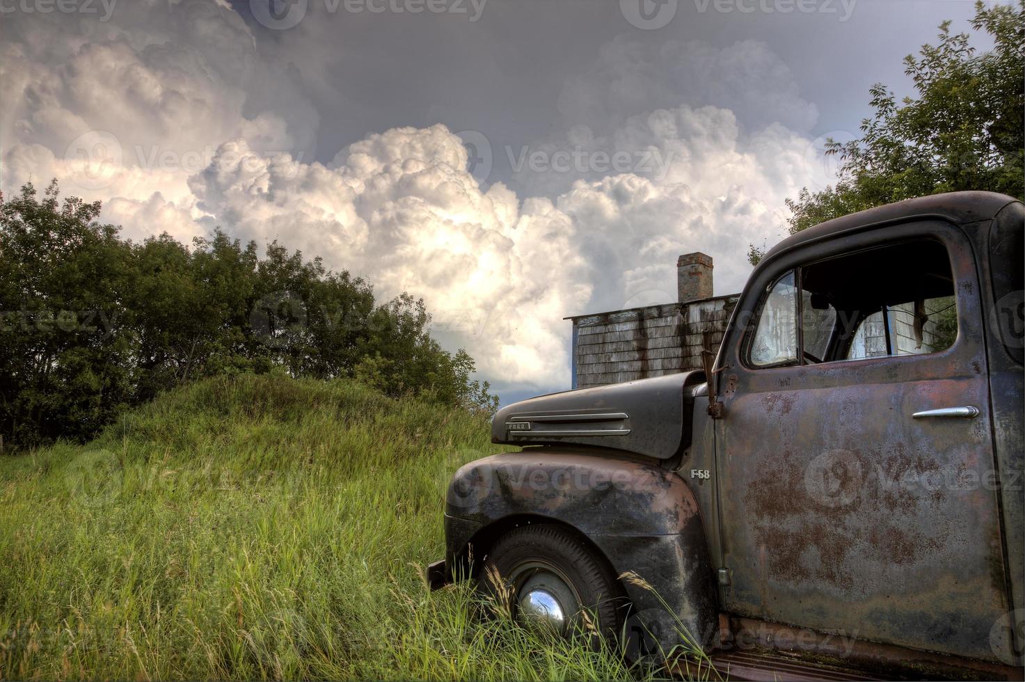 pradera nubes de tormenta foto