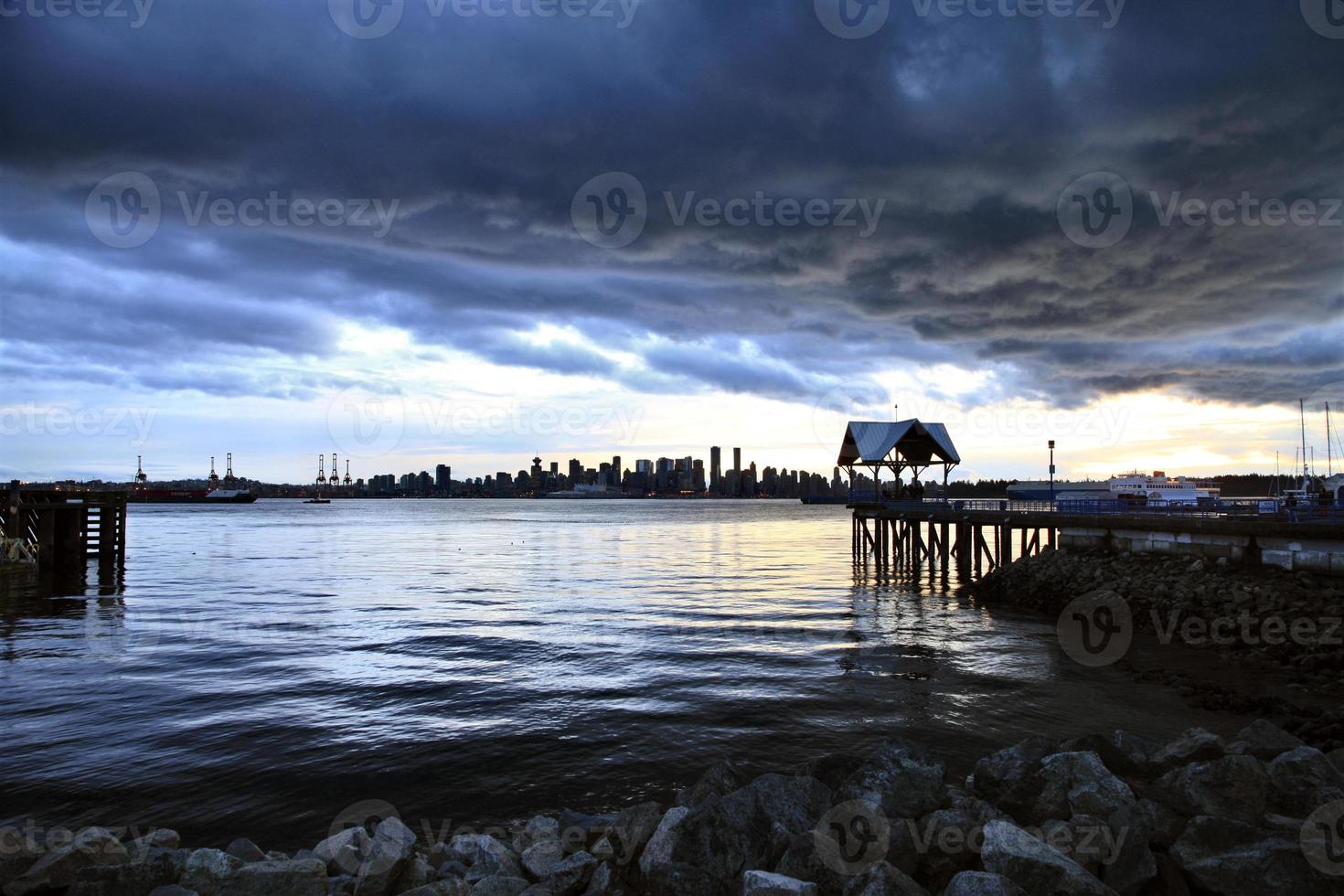 vancouver horizonte canadá puesta de sol foto