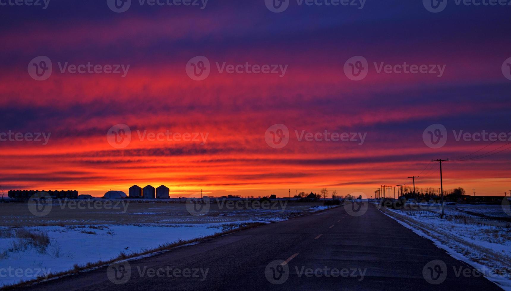 Saskatchewan Prairie Sunset 5906507 Stock Photo at Vecteezy