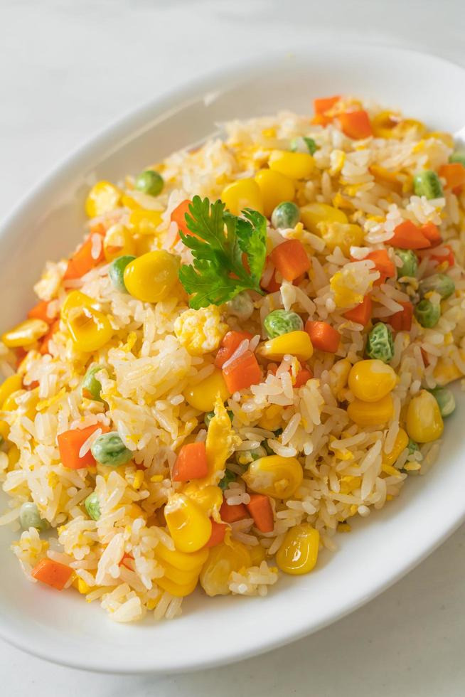 fried rice with mixed vegetable 5908696 Stock Photo at Vecteezy
