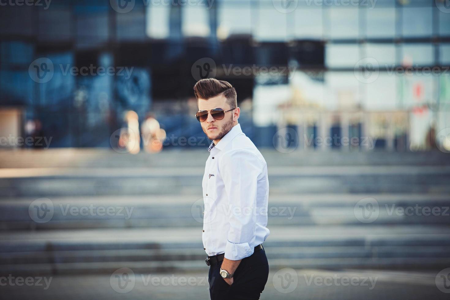 Elegant business man photo