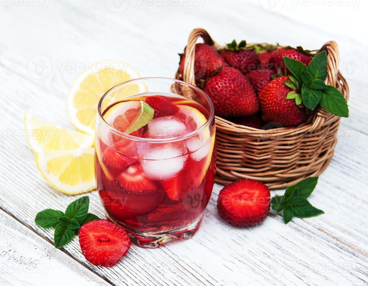 limonada con fresas foto
