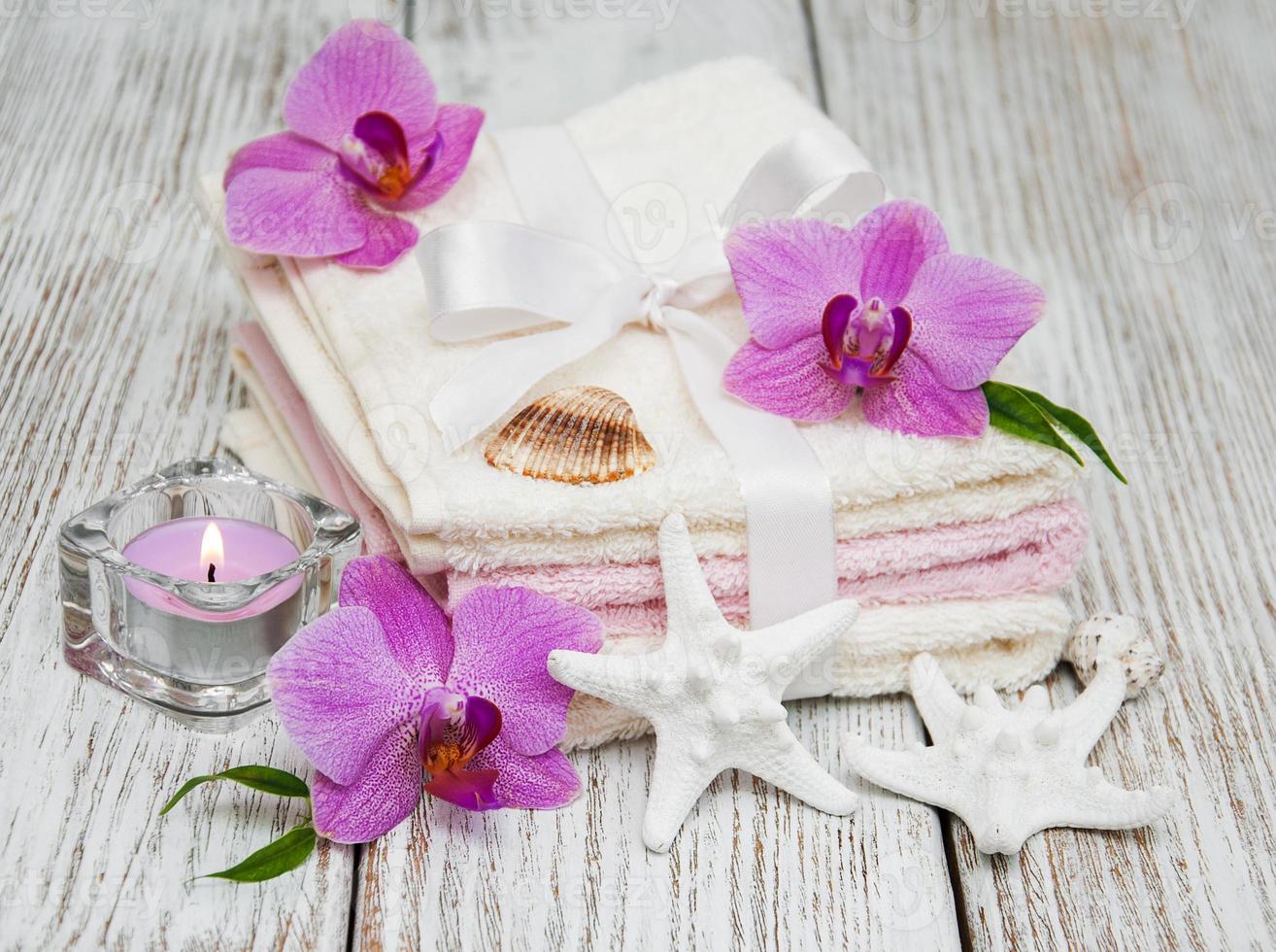 concepto de spa con orquídeas rosas foto