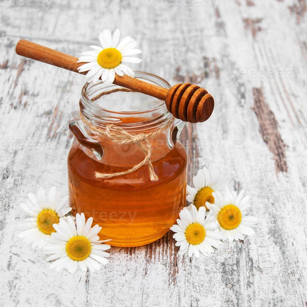 Honey and chamomile photo