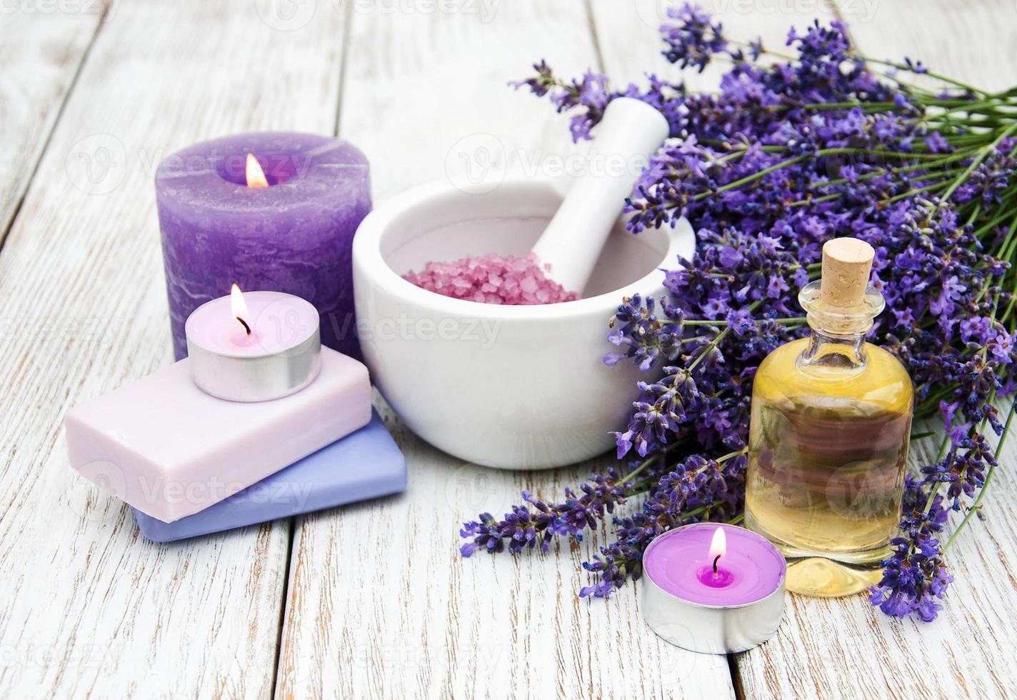 productos de spa con lavanda foto