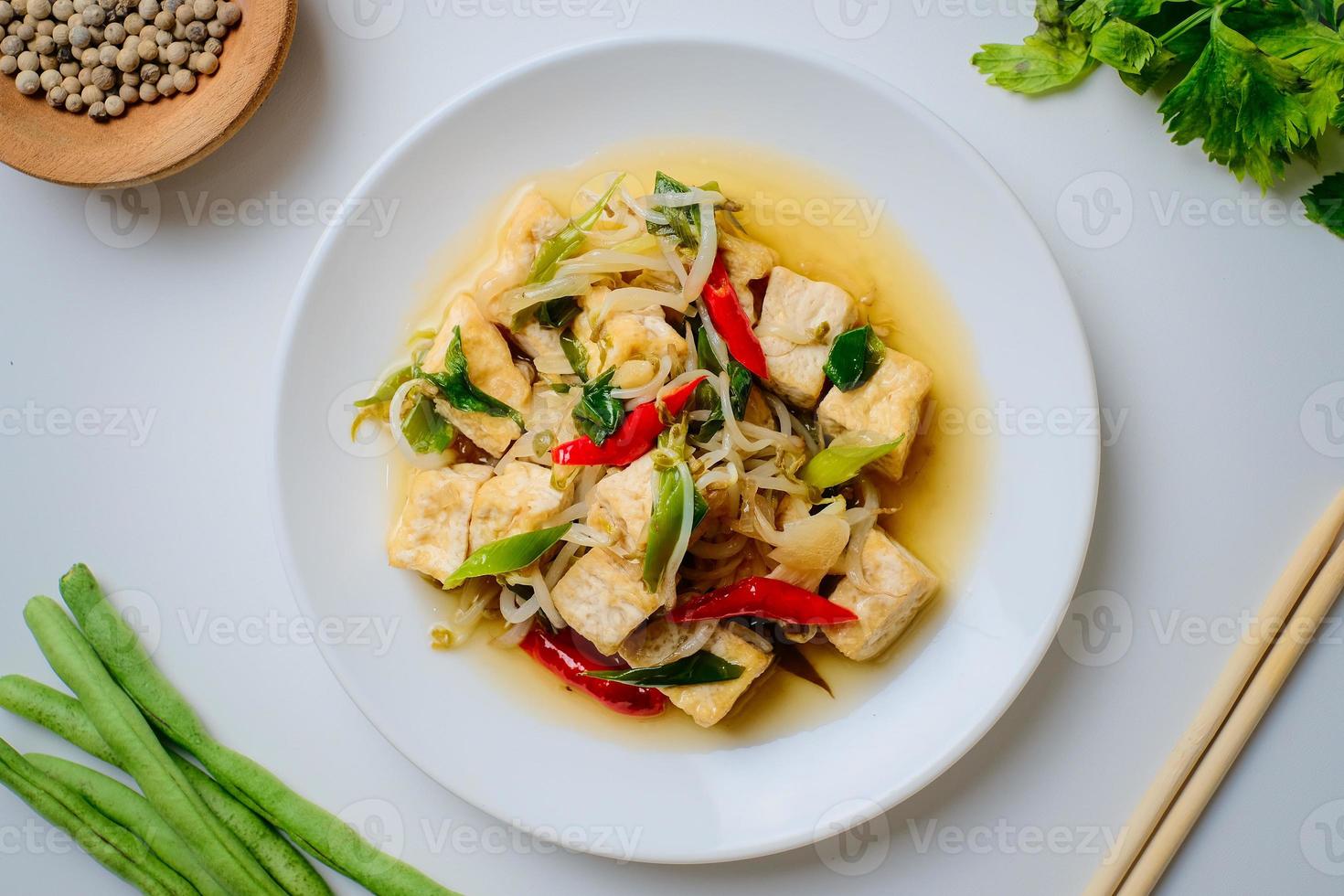 Indonesian stir fry bean sprouts mixed with fried tofu 5932753 Stock