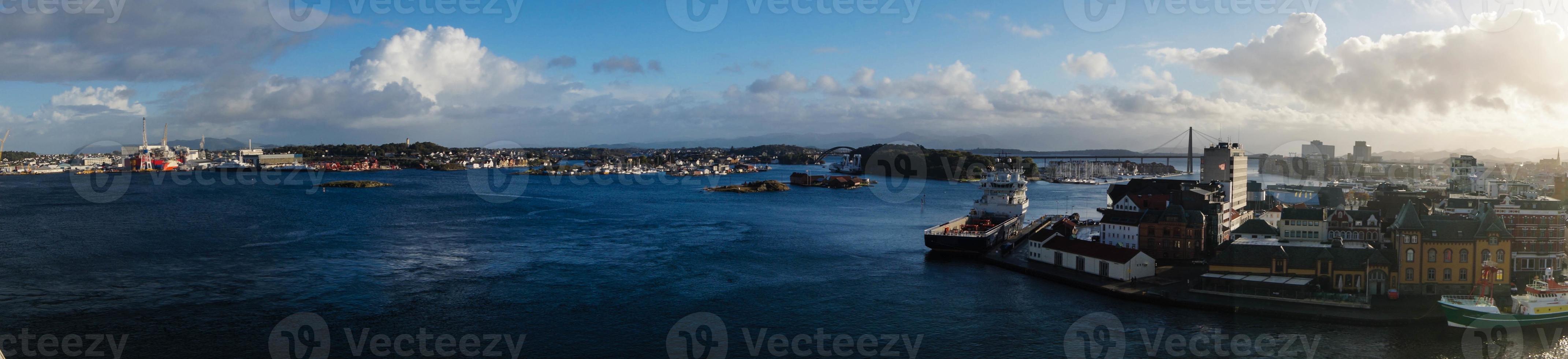 stavanger en noruega desde la perspectiva de la terminal de cruceros foto