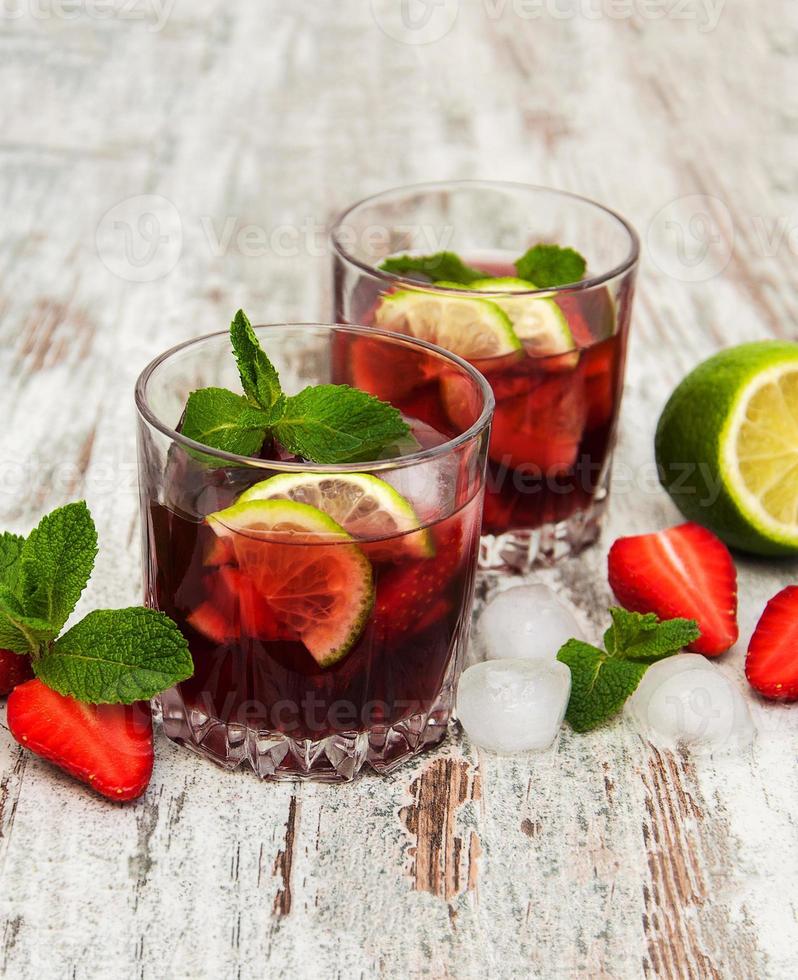 Lemonade with srtawberries photo