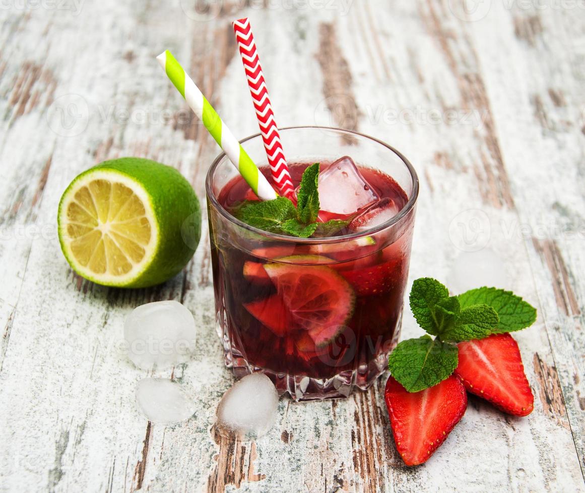 Lemonade with srtawberries photo