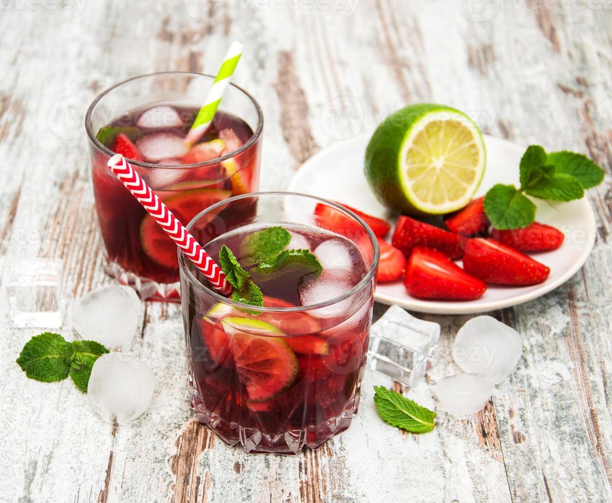 Lemonade with srtawberries photo
