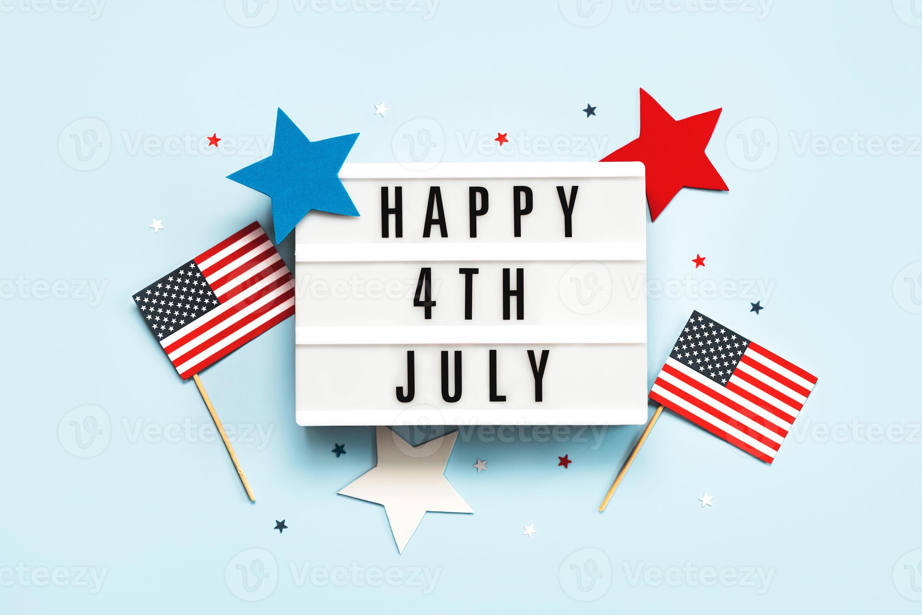 feliz día de la independencia 4 de julio. caja de luz con el texto