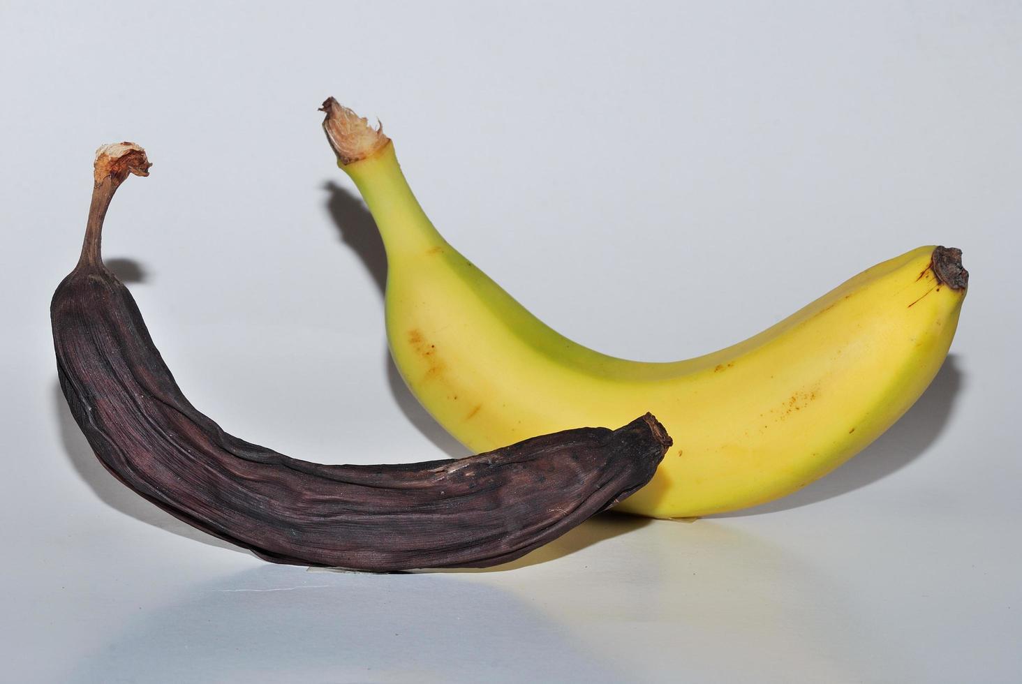 dried and fresh banana photo