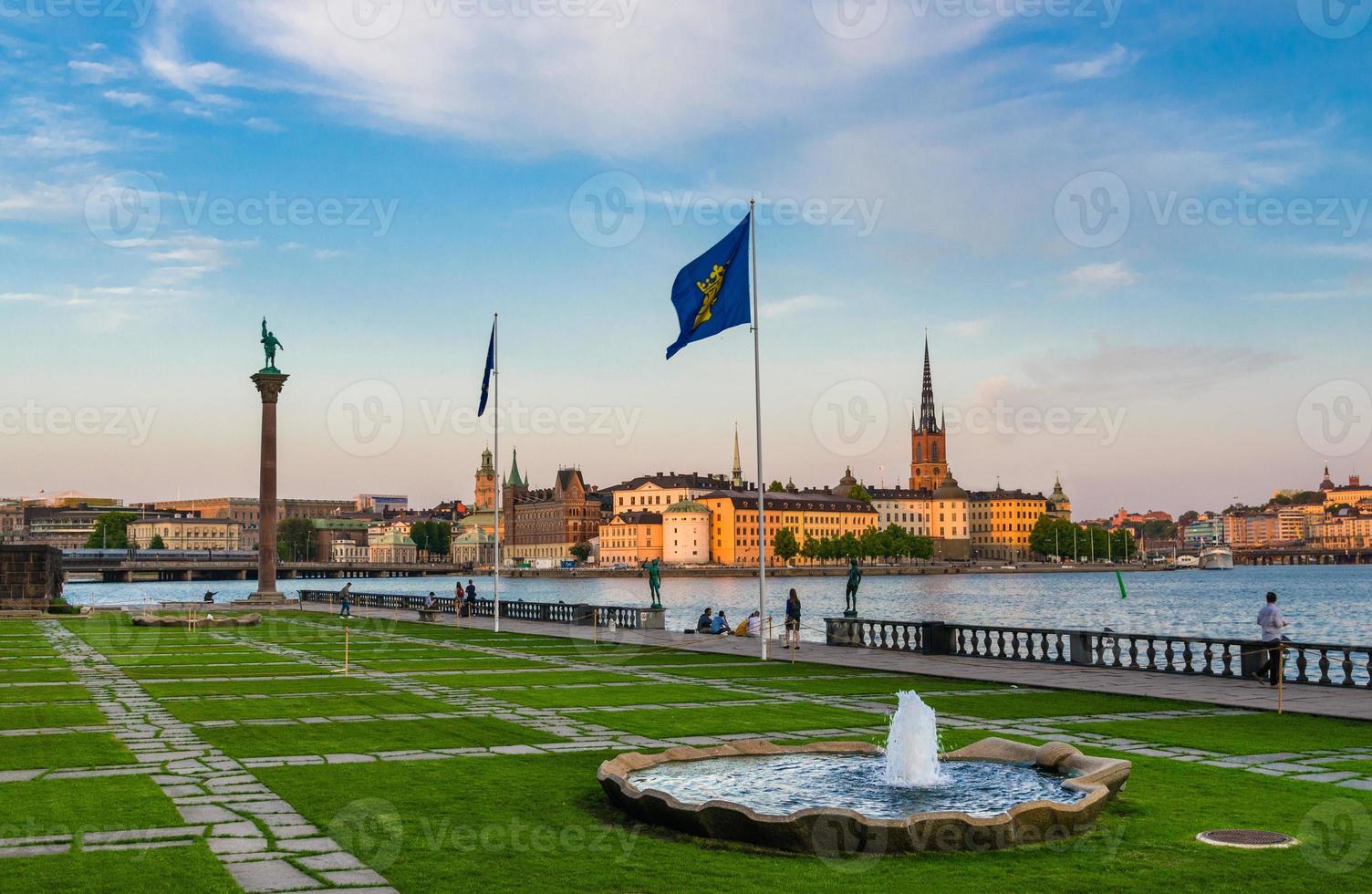 Park stadshusparken con monumento engelbrekt, Estocolmo, Suecia foto