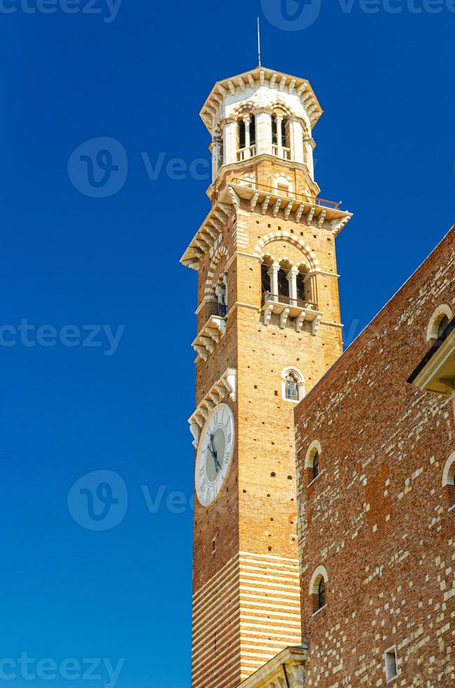 torre dei lamberti torre del reloj del palacio della ragione edificio del palacio foto