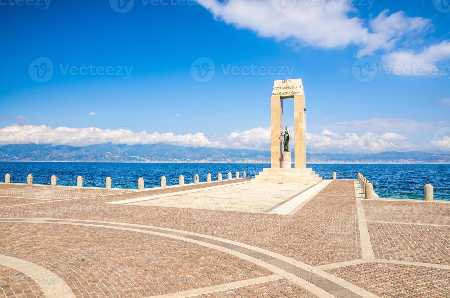 Athena goddess Statue, Reggio di Calabria, Southern Italy photo