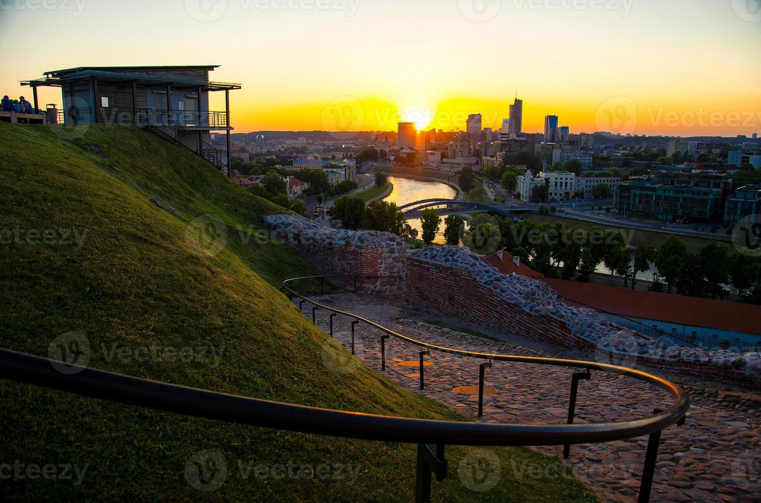 vista panorámica de la ciudad de negocios de vilnius, lituania foto