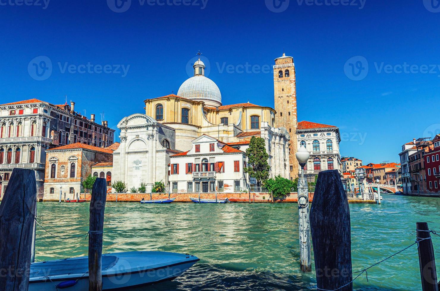 chiesa di san geremia iglesia católica con cúpula y campanario campanario del gran canal foto