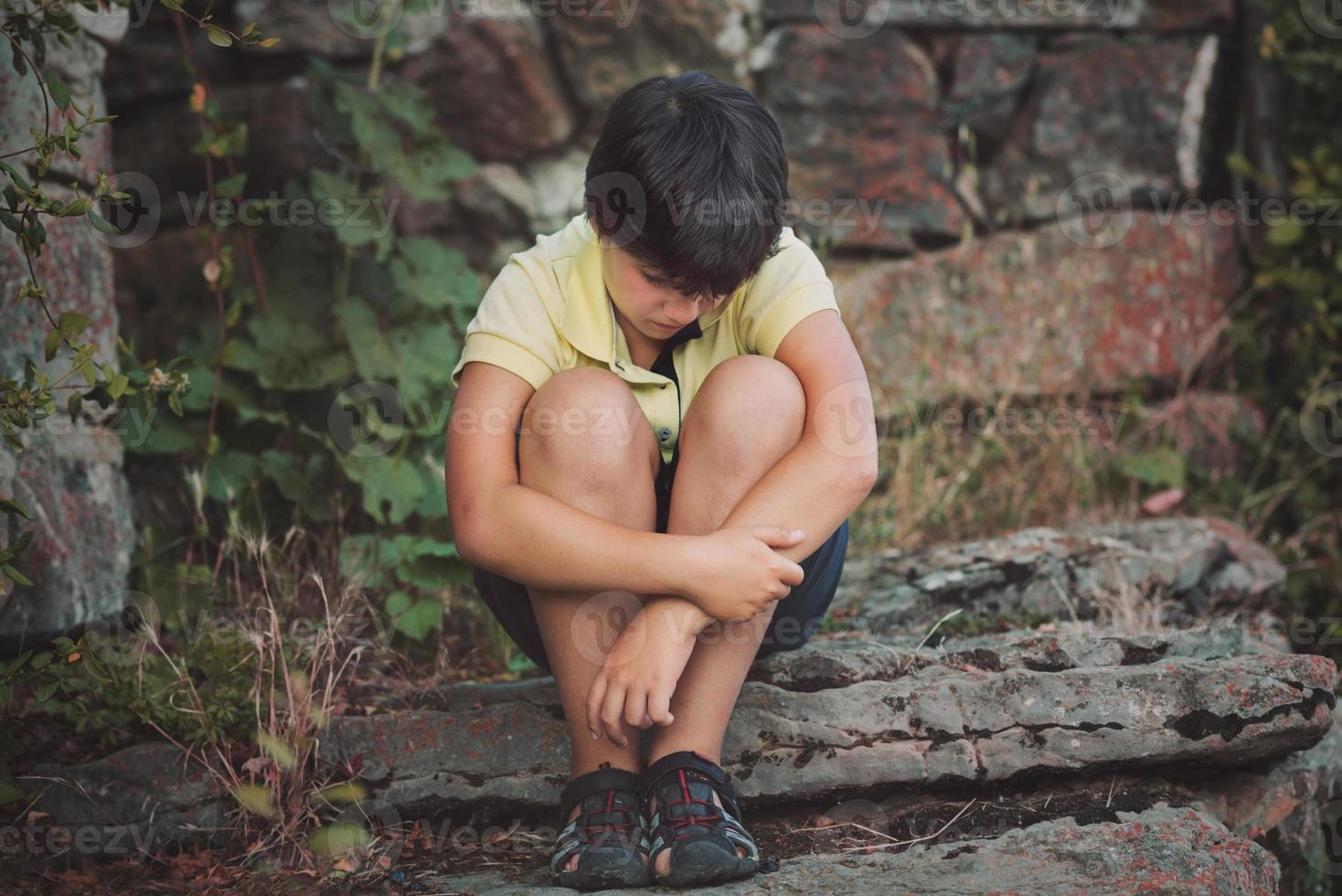 retrato de niño triste foto